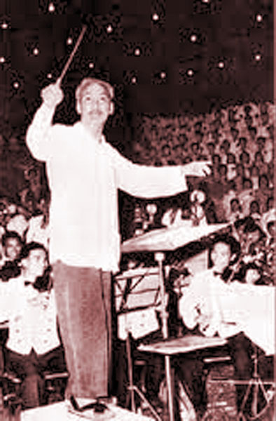 Chủ tịch Hồ Chí Minh đã luôn kết hợp nhuần nhuyễn giữa hoạt động chính trị với hoạt động văn hóa. Ảnh: TL
