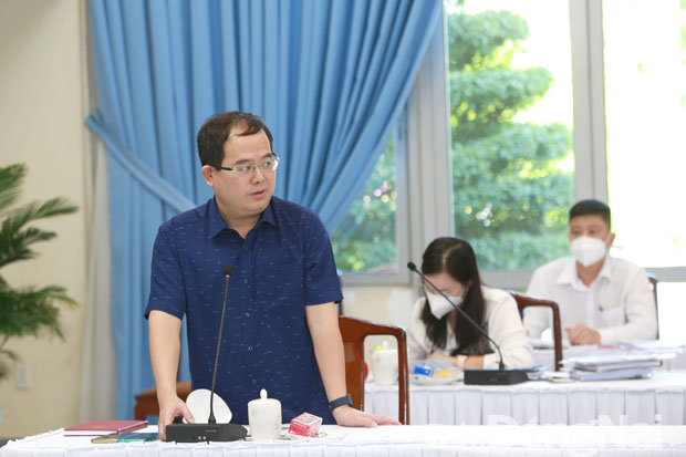 Phó bí thư Tỉnh ủy, Trưởng đoàn Đại biểu Quốc hội tỉnh Quản Minh Cường phát biểu tại cuộc họp. Ảnh: Huy Anh