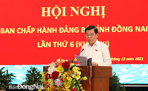 Đồng chí Nguyễn Hồng Lĩnh, Ủy viên Trung ương Đảng, Bí thư Tỉnh ủy phát biểu khai mạc Hội nghị Ban chấp hành Đảng bộ tỉnh lần thứ 6