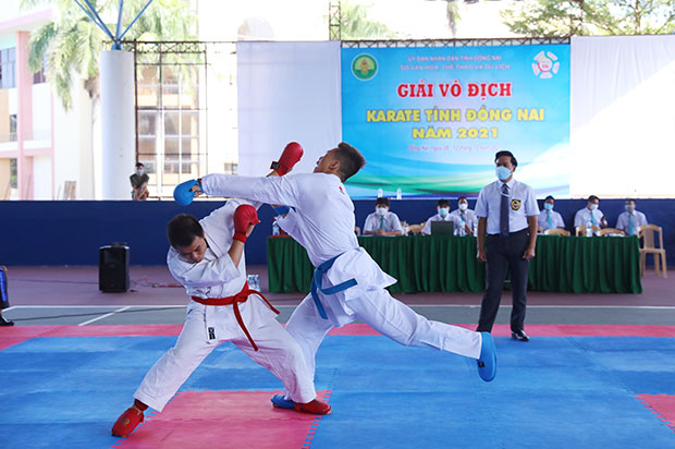 Các VĐV thi đấu nội dung kumite nam