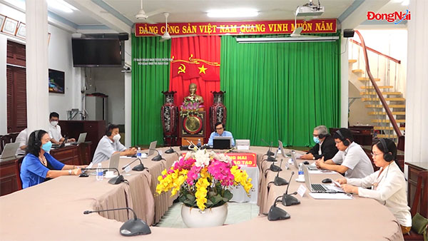 Trao 400 suất học bổng "Cho em đến trường"