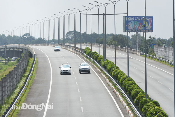 Đường cao tốc TP.HCM - Long Thành - Dầu Giây hiện là tuyến cao tốc duy nhất đi qua địa bàn tỉnh đã hoàn thành xây dựng và đưa vào khai thác. Ảnh: Phạm Tùng