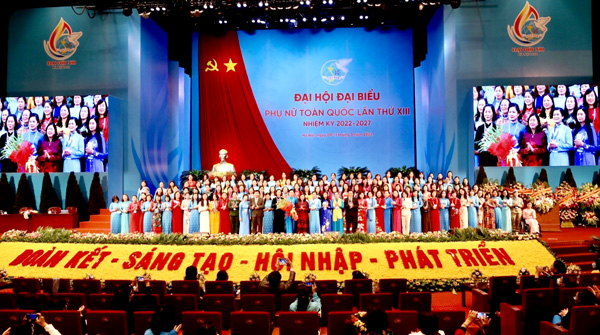 Ban chấp hành Trung ương Hội LHPN Việt Nam khóa XIII ra mắt đại hội