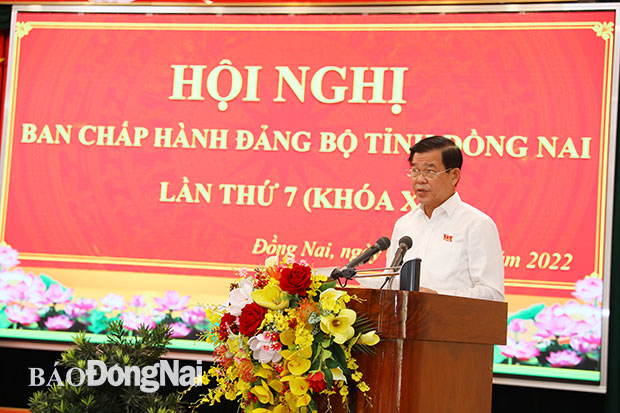 Ủy viên Trung ương Đảng, Bí thư Tỉnh ủy Nguyễn Hồng Lĩnh phát biểu khai mạc Hội nghị Ban chấp hành Đảng bộ tỉnh lần thứ 7 khóa XI