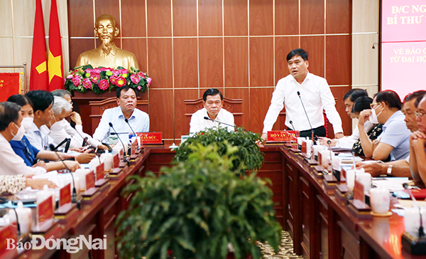 Bí thư Thành ủy Long Khánh Hồ Văn Nam phát biểu tại buổi làm việc