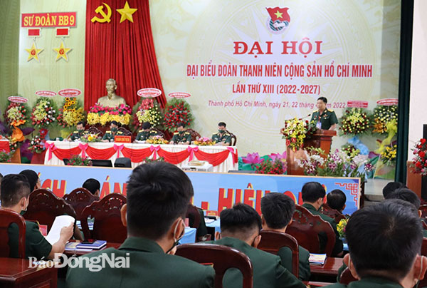 Đại tá Nguyễn Hữu Thắng, Phó chính ủy Sư đoàn 9 phát biểu chỉ đạo đại hội