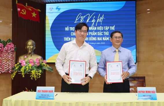Sở KH-CN ký kết hỗ trợ xây dựng nhãn hiệu tập thể cho sản phẩm đặc thù sầu riêng Tân Phú (ảnh: CTV)