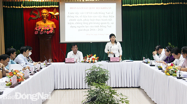  Bà Nguyễn Thị Thu Hà, Phó trưởng đoàn đại biểu Quốc hội tỉnh Quảng Ninh, Tổ trưởng Tổ công tác Đoàn giám sát của Quốc hội phát biểu tại buổi làm việc
