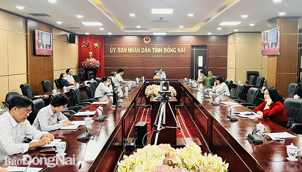 Phó chủ tịch UBND tỉnh Nguyễn Sơn Hùng cùng lãnh đạo Sở GD-ĐT cùng các sở ngành và địa phương đã tham dự hội nghị trực tuyến về công tác tổ chức thi tốt nghiệp THPT năm 2022