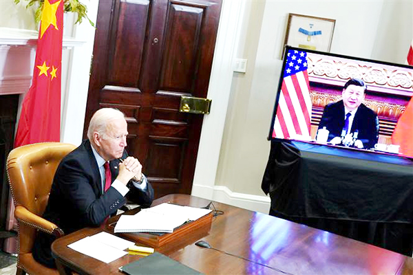 Tổng thống Mỹ Joe Biden và Chủ tịch Trung Quốc Tập Cận Bình trong cuộc gặp trực tuyến ngày 15-11-2021
