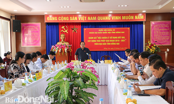 Phó bí thư Tỉnh ủy, Trưởng đoàn đại biểu Quốc hội tỉnh Quản Minh Cường phát biểu kết luận buổi giám sát.