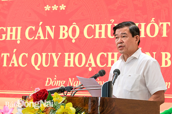 Đồng chí Nguyễn Hồng Lĩnh, Ủy viên Trung ương Đảng, Bí thư Tỉnh ủy phát biểu khai mạc hội nghị