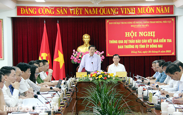 Đồng chí Phan Đình Trạc, Ủy viên Bộ Chính trị, Bí thư Trung ương Đảng, Trưởng ban Nội chính Trung ương phát biểu tại buổi làm việc