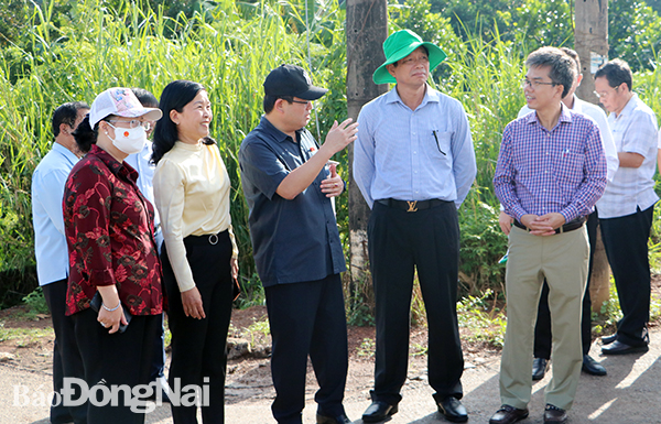 Đoàn giám sát của Đoàn đại biểu Quốc hội tỉnh giám sát về việc quản lý và sử dụng đất đai, xây dựng trái phép tại H.Trảng Bom vào tháng 8-2022