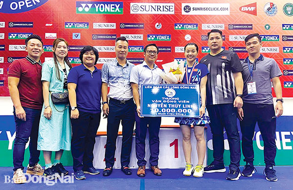 Liên đoàn Cầu lông Đồng Nai thưởng nóng cho Nguyễn Thùy Linh