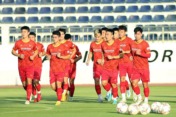 Chuẩn bị cho AFF Cup 2022, đội tuyển Việt Nam có buổi tập trên SVĐ Bà Rịa - Vũng Tàu. (Nguồn: VFF)