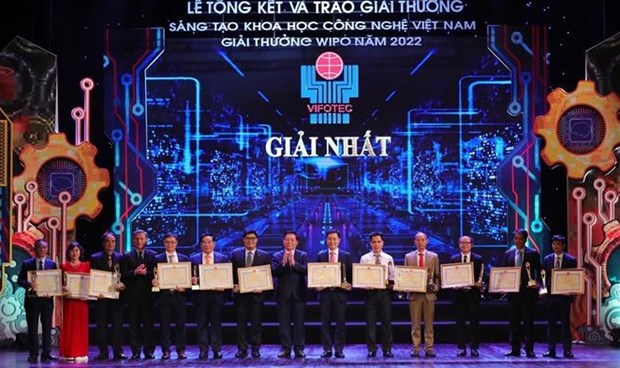 As many as 43 outstanding works winning the Vietnam Science and Technology Innovation Awards 2022 are honoured at the event.