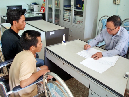 Trợ giúp pháp lý cho người nghèo, tàn tật tại Trung tâm Trợ giúp pháp lý nhà nước tỉnh.