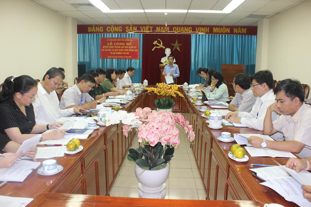 Trưởng Ban pháp chế HĐND tỉnh Trần Văn Quang chủ trì buổi làm việc