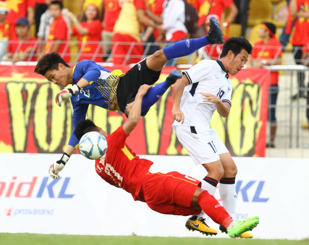 Sai lầm của Phí Minh Long tại SEA Games 29 đẩy bóng đá Việt Nam vào cơn khủng hoảng.