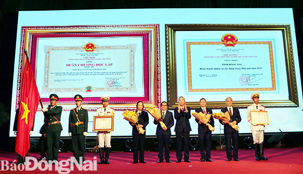 Đồng Nai vinh dự đón nhận bằng công nhận hoàn thành nhiệm vụ nông thôn mới và Huân chương Độc lập hạng 3 của Chủ tịch nước