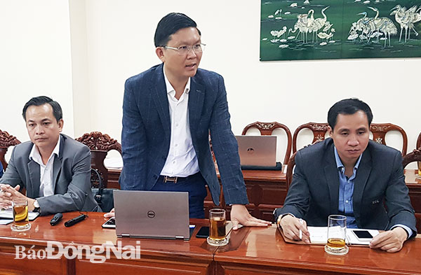 Ông Lê Thành Vinh, Phó chủ tịch thường trực Hội đồng quản trị của Công ty cổ phần Tập đoàn FLC báo cáo ý tưởng triển khai dự án