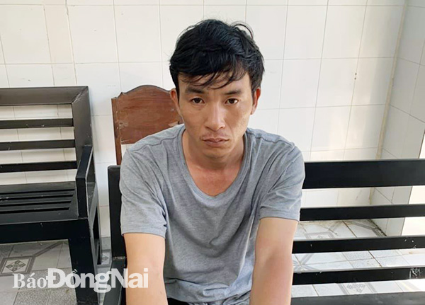 Nghi can Đặng Đình Thiên bị công an bắt giữ sau khi gây án