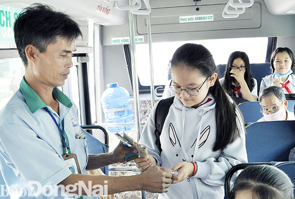 Tuyến xe buýt chất lượng cao số 1 từ Bến xe ngã tư Vũng Tàu đến Trường đại học công nghệ Đồng Nai (TP.Biên Hòa) được người dân lựa chọn nhờ có nhiều tiện nghi. Ảnh: T. Hải