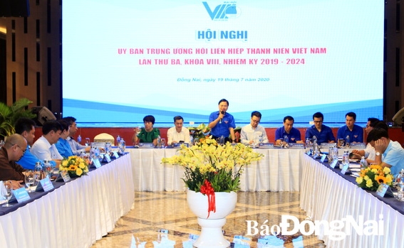 Chủ tịch Hội LHTN Việt Nam Nguyễn Anh Tuấn phát biểu tại hội nghị 