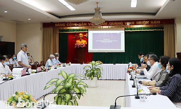 Chủ tịch UBND tỉnh Cao Tiến Dũng phát biểu tại buổi làm việc với Tập đoàn FLC.