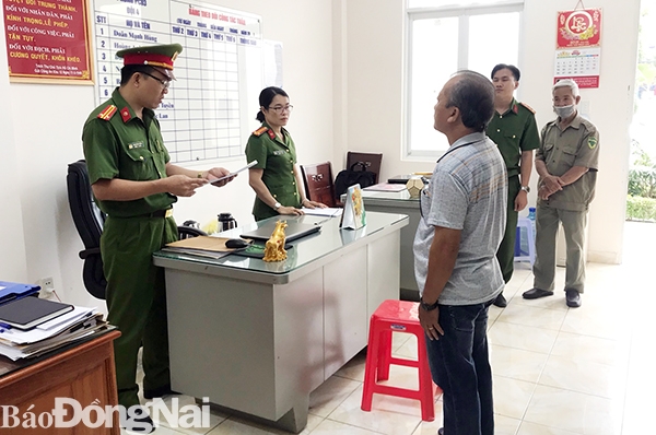 Cơ quan CSĐT thi hành lệnh bắt tạm giam bị can Trần Hiến Minh