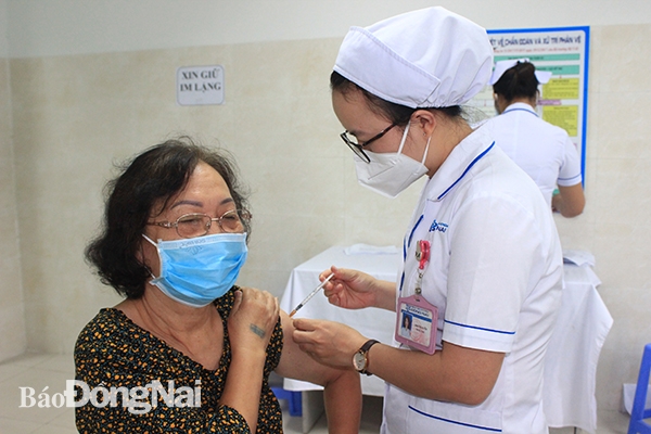 Tiêm vaccine Covid-19 đợt 4 tại Bệnh viện Đa khoa Đồng Nai.