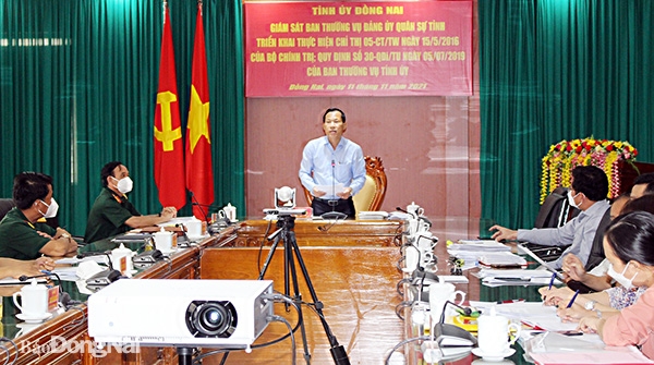 Đồng chí Phạm Xuân Hà, Ủy viên Ban TVTU, Trưởng ban Tuyên giáo Tỉnh ủy phát biểu tại buổi làm việc