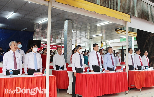 Các đồng chí lãnh đạo tỉnh, TP.Biên Hòa tham dự Lễ dâng hương giỗ Tổ Hùng Vương năm 2022 tại P.Bình Đa, UBND TP.Biên Hòa