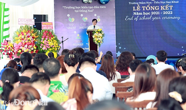  Phó chủ tịch UBND tỉnh Nguyễn Sơn Hùng phát biểu tại buổi lễ tổng kết của Trường Trường mầm mon – tiểu học Sao Khuê