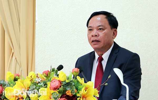  Phó chủ tịch UBND tỉnh Võ Tấn Đức phát biểu tại buổi lễ ký kết