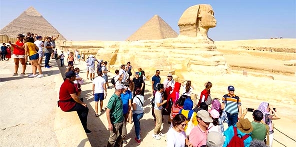 Kim tự tháp Ai Cập là điểm thu hút nhiều du khách. Nguồn: tripsinegypt.com