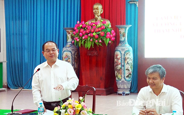 Phó bí thư Tỉnh ủy, Trưởng đoàn đại biểu Quốc hội tỉnh Quản Minh Cường phát biểu tại hội nghị