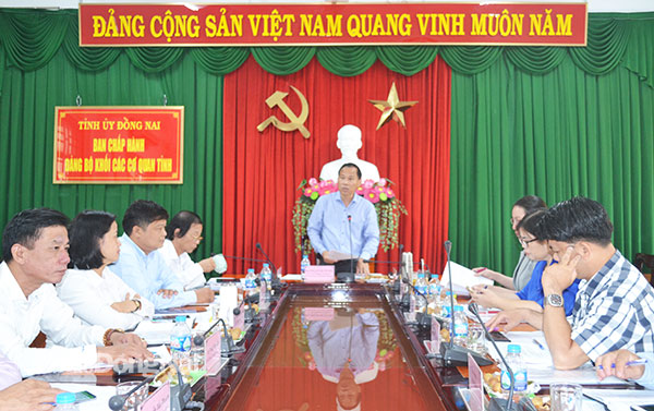 Ủy viên Ban TVTU, Trưởng ban Tuyên giáo Tỉnh ủy Phạm Xuân Hà kết luận tại buổi làm việc. Ảnh: Phương Hằng