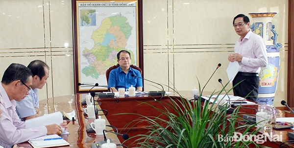 Phó chủ tịch UBND tỉnh Võ Văn Phi phát biểu ý kiến