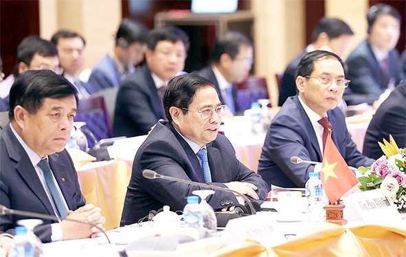 Thủ tướng Phạm Minh Chính phát biểu tại Kỳ họp lần thứ 45 Ủy ban Liên Chính phủ Việt Nam – Lào