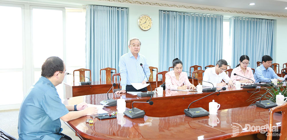 Chủ tịch Ủy ban MTTQ Việt Nam tỉnh Cao Văn Quang phát biểu tại buổi làm việc. Ảnh: Sông Thao