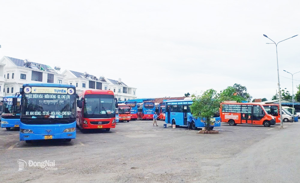 Các tuyến xe buýt trên địa bàn tỉnh đã sẵn sàng phục vụ nhu cầu đi lại của hành khách trong dịp Tết Nguyên đán; ảnh chụp tại bến xe Biên Hòa