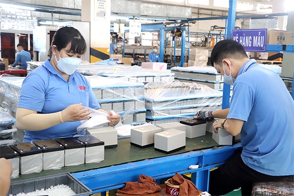 Công ty TNHH Việt Nam Center Power Tech ở Khu công nghiệp Nhơn Trạch 2 (H.Nhơn Trạch) sản xuất các loại pin, ắc quy xuất khẩu