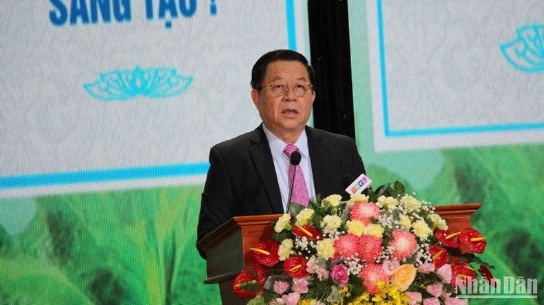 Đồng chí Nguyễn Trọng Nghĩa phát biểu kết luận tại hội thảo.