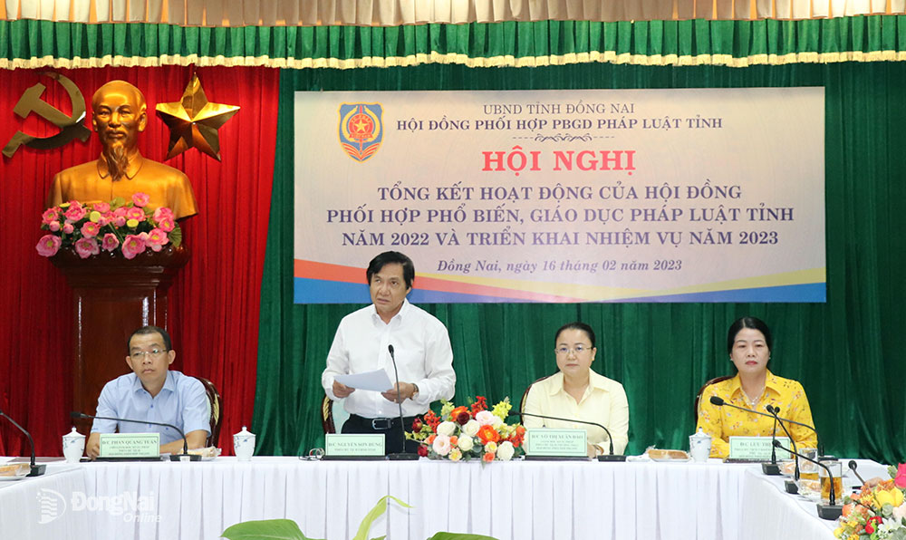 Phó chủ tịch UBND tỉnh Nguyễn Sơn Hùng phát biểu chỉ đạo tại hội nghị. Ảnh: T.Nhân