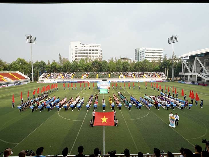 Lễ khai mạc Giải bóng đá Thanh Niên Sinh viên Việt Nam – Cúp Café de Măng Đen lần I năm 2023 thật trang trọng. Ảnh: BTC