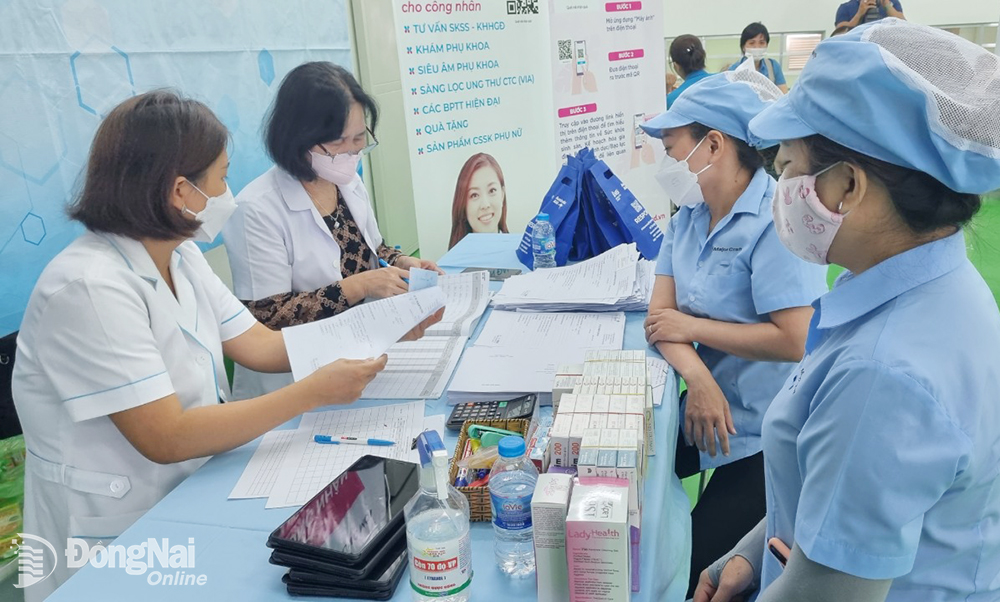 Liên đoàn Lao động phối hợp với cơ sở y tế tổ chức khám sức khỏe sinh sản cho nữ công nhân tại các doanh nghiệp trên địa bàn tỉnh