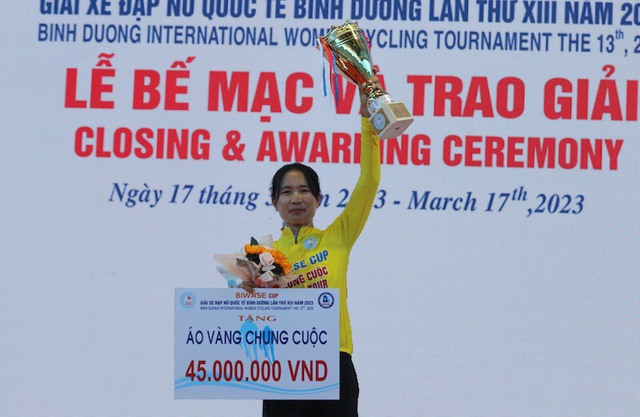 Batriya Chaniporn đoạt áo vàng chung cuộc giải xe đạp nữ quốc tế Bình Dương