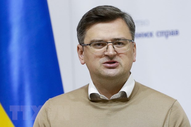 Ngoại trưởng Ukraine Dmytro Kuleba phát biểu tại cuộc họp báo ở Kiev. Ảnh: AFP/TTXVN